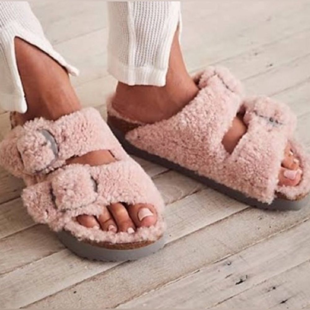 Birkenstock Papillio Big Buckle Shearling Sandals
Brand New Size 36